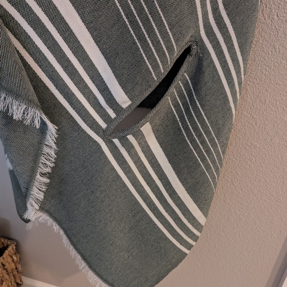 J CREW Striped Gray & White Scarf Shawl Wrap - Picture 7 of 9
